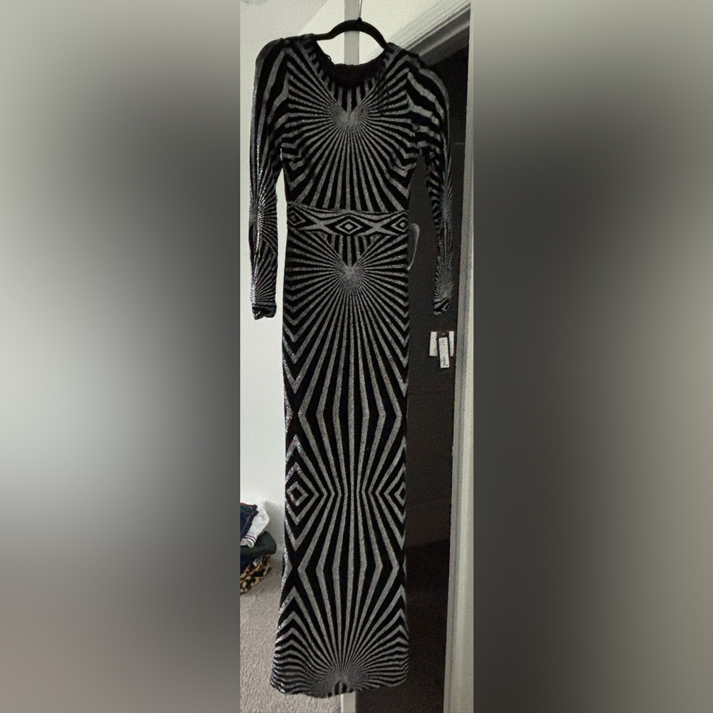 Betsy & Adam Black & Silver Geometric Bodycon Dress with Sleeves